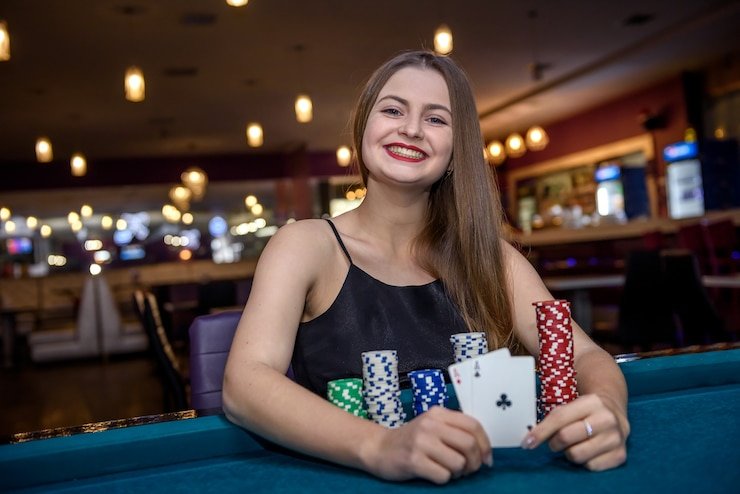Pemain asyik bermain slot games dengan beragam fitur dan tema menarik